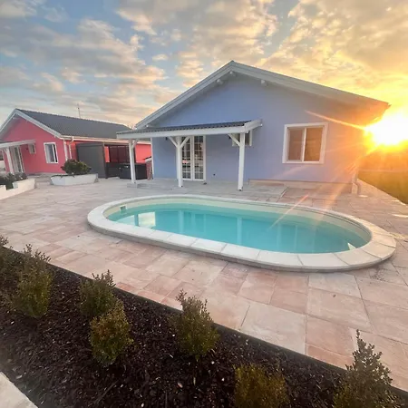 Hambarlii Boutique бутикови хамбарлии Zhitnitsa