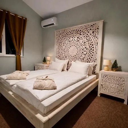 Villa бутикови хамбарлии с отопляем басейн и джакузи Zhitnitsa