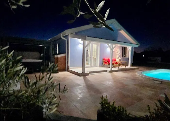 Hambarlii Boutique бутикови хамбарлии Villa *