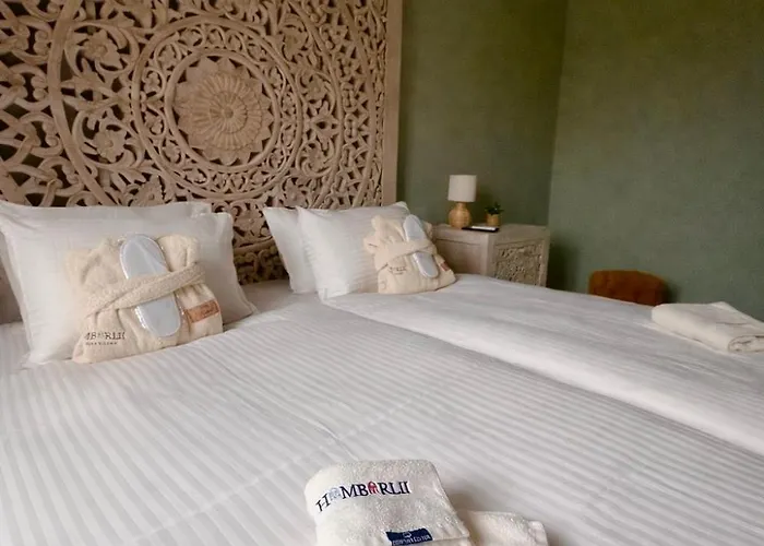 Hambarlii Boutique бутикови хамбарлии